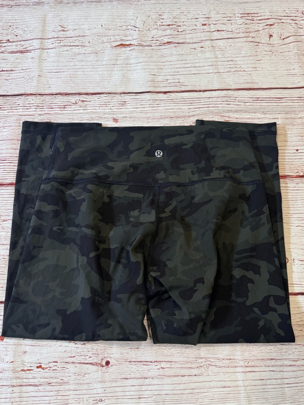 Lululemon Wunder Under Crop Full-On Luxtreme 21" in Incognito Camo Multi Sz 10 - Picture 4 of 6